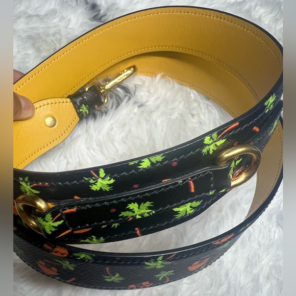 🛑 SOLD 🛑 Prada Saffiano Leather Stampata Strap - Picture 4 of 5
